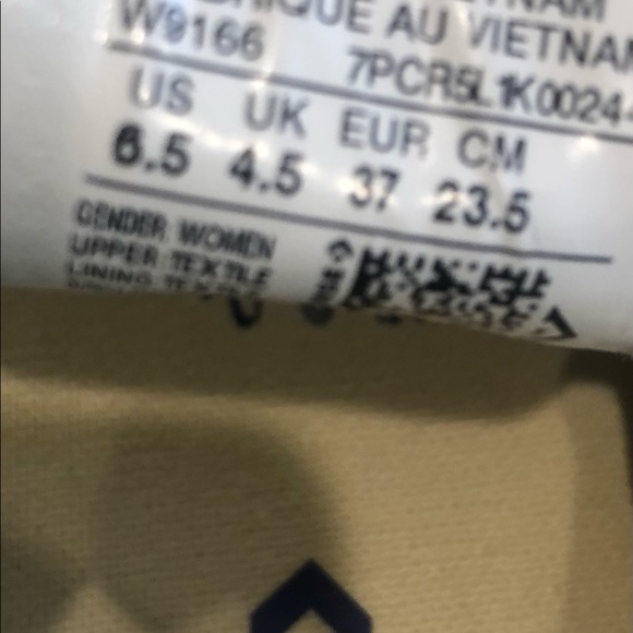 CONVERSE CHUCK TAYLOR ALL STAR LOW TOP SNEAKER NWOT - Picture 8 of 16